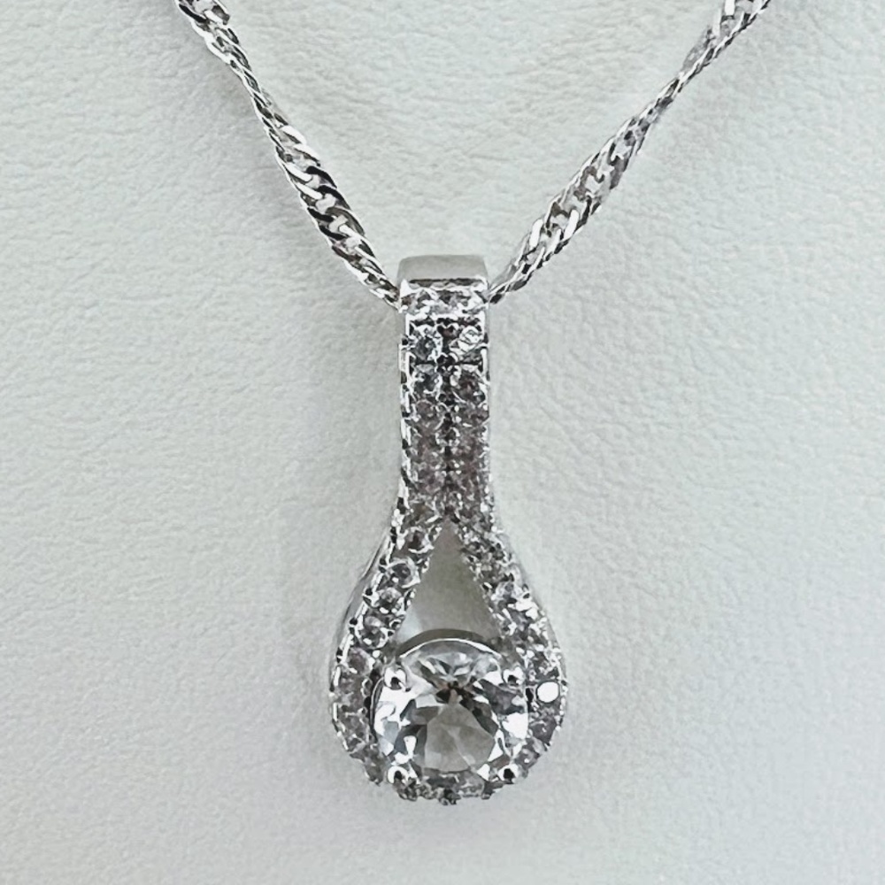 Dainty Silver & Crystal Pendant Necklace 🎉Host Pick🎉 - Picture 4 of 9